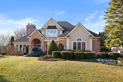 1133 Bull Valley Dr, Woodstock, IL 60098