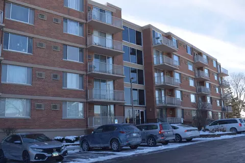 2200 S Stewart Ave #4C, Lombard, IL 60148