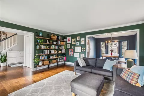 Living - 216 E Scranton Ave, Lake Bluff, IL 60044 photo 2 of 5