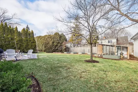 Exterior - 216 E Scranton Ave, Lake Bluff, IL 60044 photo 3 of 3