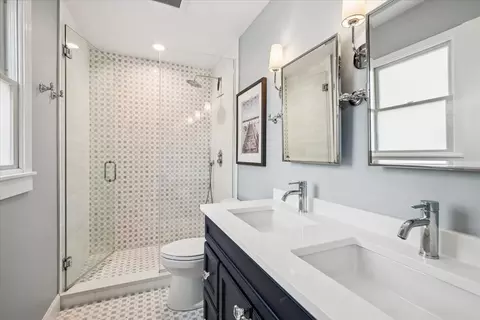 Bath - 216 E Scranton Ave, Lake Bluff, IL 60044 photo 2 of 4