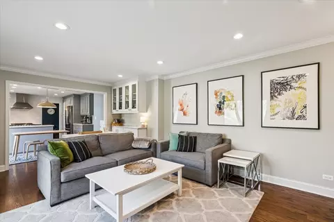 Living - 216 E Scranton Ave, Lake Bluff, IL 60044 photo 4 of 5