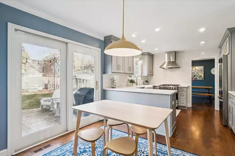 Kitchen - 216 E Scranton Ave, Lake Bluff, IL 60044 photo 3 of 3