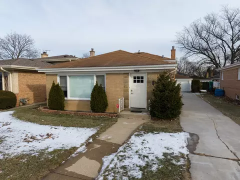 8453 N Ottawa Ave, Niles, IL 60714