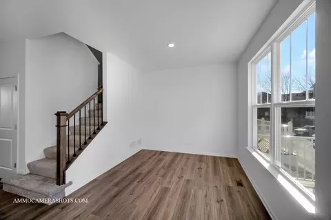 Living - 512 Wolverine Dr, Aurora, IL 60502 photo 2 of 2