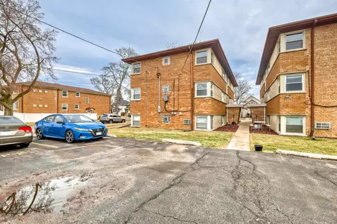837 Lathrop Ave #2E, Forest Park, IL 60130