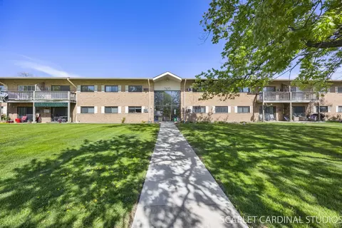 7413 Brookdale Dr #208, Darien, IL 60561