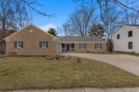 1310 Broadmoor Dr, Champaign, IL 61821