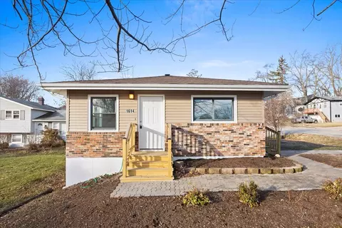 1614 North Ave, Round Lake Beach, IL 60073