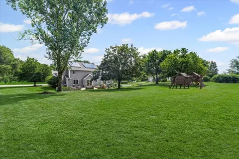 11111 Huron Dr, Spring Grove, IL 60081 photo 3
