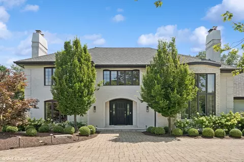 124 Saint Francis Cir, Oak Brook, IL 60523