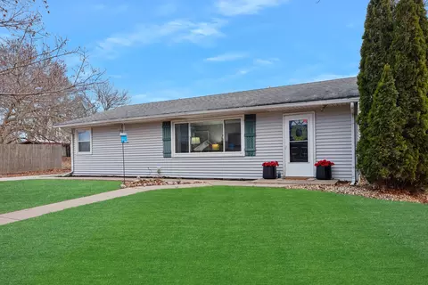 203 S Tazewell St, Mackinaw, IL 61755