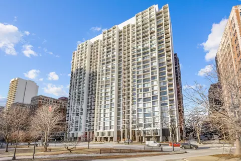 3200 N Lake Shore Dr #1403, Chicago, IL 60657