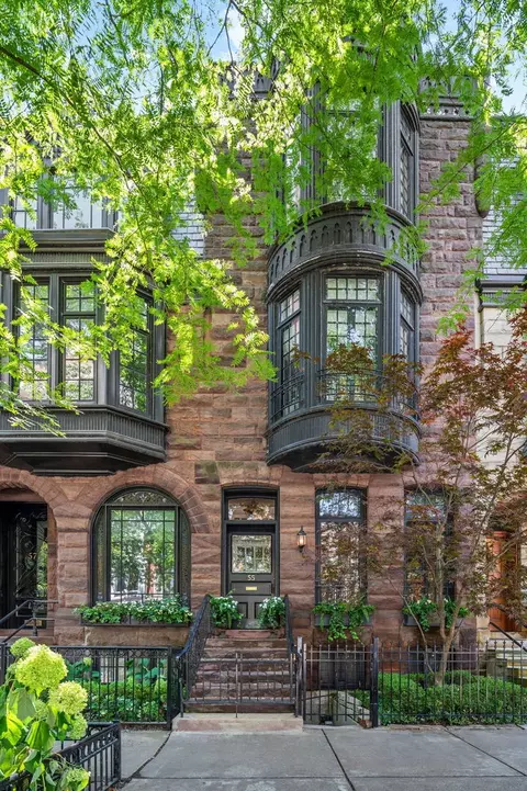 55 Elm St, Chicago, IL 60611