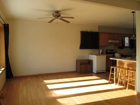 Living - 3902 W Claire Blvd, Midlothian, IL 60445 photo 1 of 3