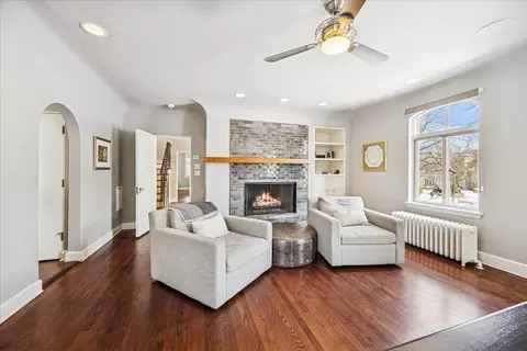 Living - Undisclosed, River Forest, IL 60305 photo 6 of 6
