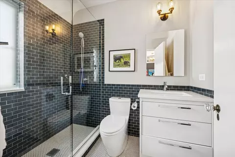 Bath - Undisclosed, River Forest, IL 60305 photo 4 of 6