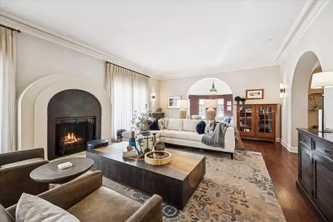 Living - Undisclosed, River Forest, IL 60305 photo 2 of 6