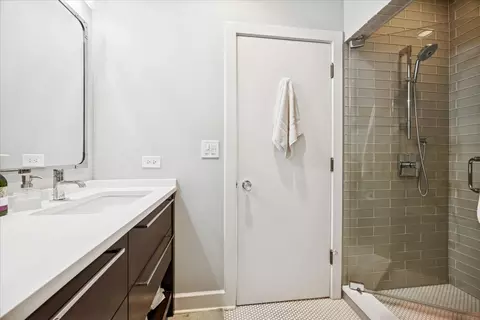 Bath - Undisclosed, River Forest, IL 60305 photo 6 of 6