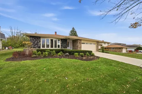 7725 Sawyer Rd, Darien, IL 60561