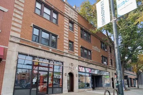 6232 N Broadway St #2, Chicago, IL 60660