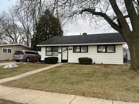 1170 Westview Dr, Rochelle, IL 61068