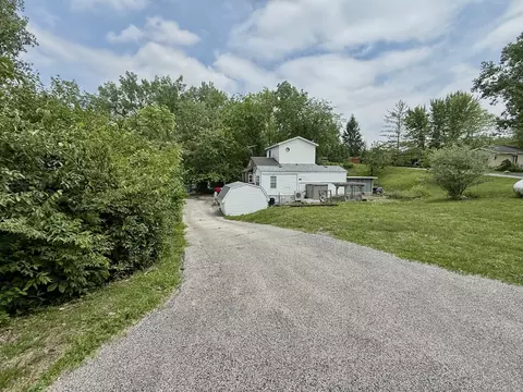 46 Lakeshore Dr, Wilmington, IL 60481