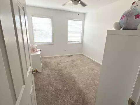 Bedroom - 953 Old Oak Cir #0, Algonquin, IL 60102 photo 8 of 8