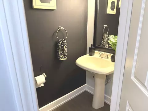 Bath - 953 Old Oak Cir #0, Algonquin, IL 60102 photo 2 of 9