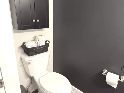 Bath - 953 Old Oak Cir #0, Algonquin, IL 60102 photo 1 of 9