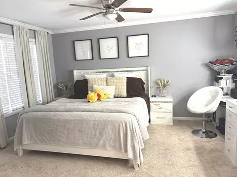 Bedroom - 953 Old Oak Cir #0, Algonquin, IL 60102 photo 2 of 8