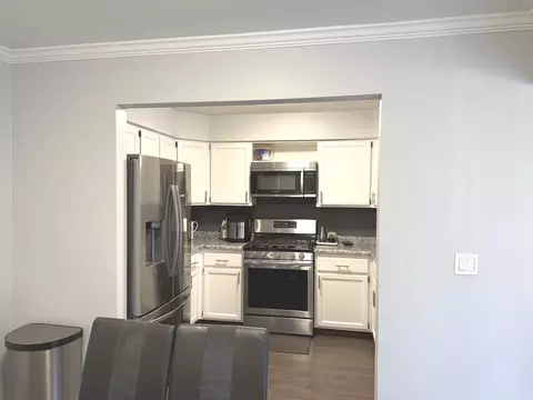 Kitchen - 953 Old Oak Cir #0, Algonquin, IL 60102 photo 2 of 4