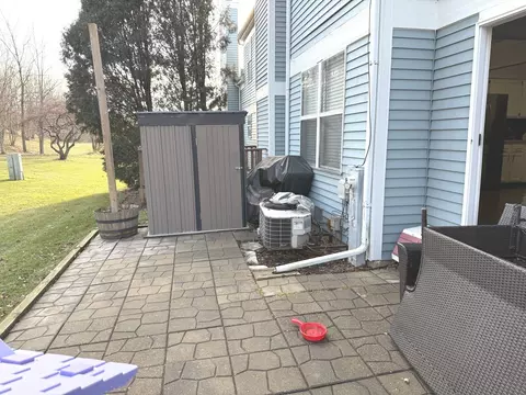 Exterior - 953 Old Oak Cir #0, Algonquin, IL 60102 photo 6 of 8