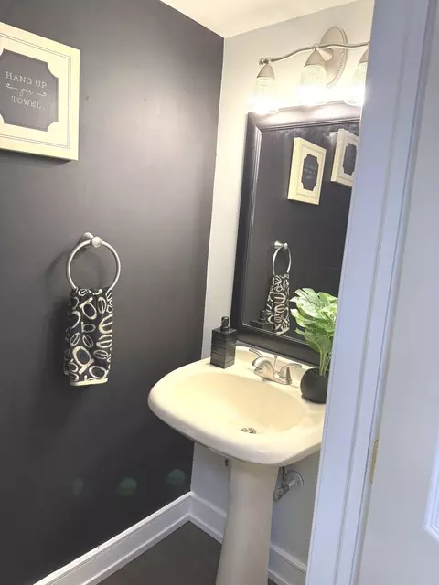 Bath - 953 Old Oak Cir #0, Algonquin, IL 60102 photo 3 of 9