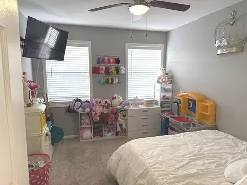 Bedroom - 953 Old Oak Cir #0, Algonquin, IL 60102 photo 4 of 8