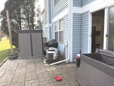 Exterior - 953 Old Oak Cir #0, Algonquin, IL 60102 photo 7 of 8