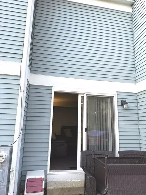 Exterior - 953 Old Oak Cir #0, Algonquin, IL 60102 photo 8 of 8