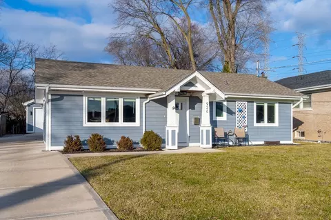 926 S Golf Cul De Sac St, Des Plaines, IL 60016