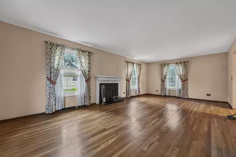Living - 27 W084 Fleming Dr, Winfield, IL 60190 photo 1 of 4