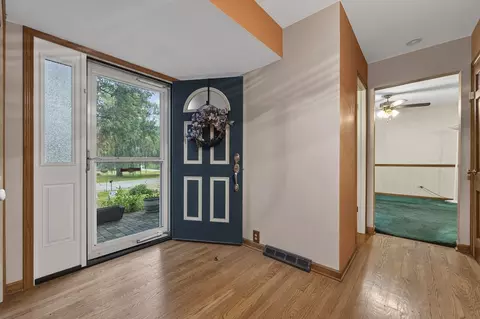 Entry Way - 27 W084 Fleming Dr, Winfield, IL 60190 photo 1 of 2