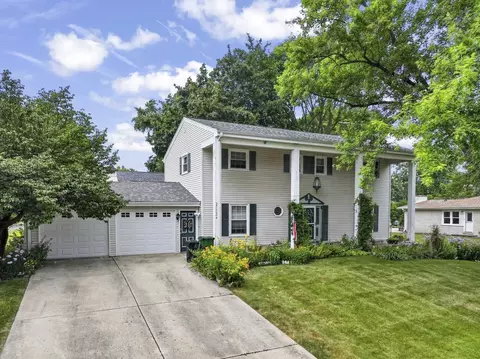 Exterior - 27 W084 Fleming Dr, Winfield, IL 60190 photo 4 of 5