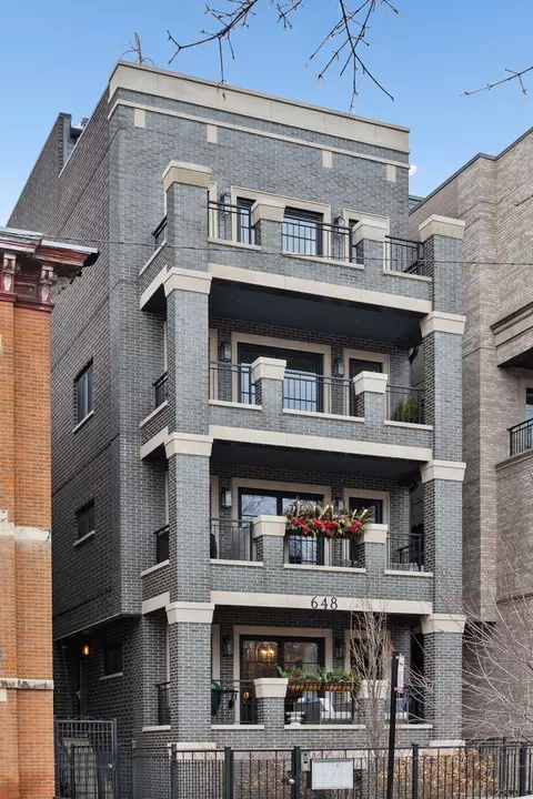 648 W Webster Ave #1, Chicago, IL 60614