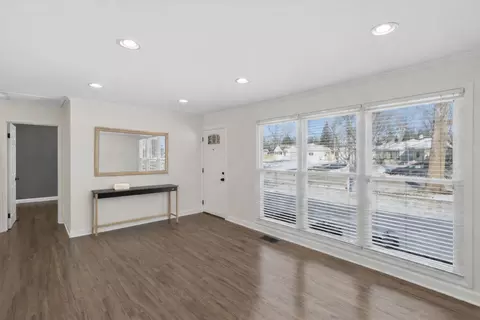 Living - 3605 Oriole Ln, Rolling Meadows, IL 60008 photo 2 of 3