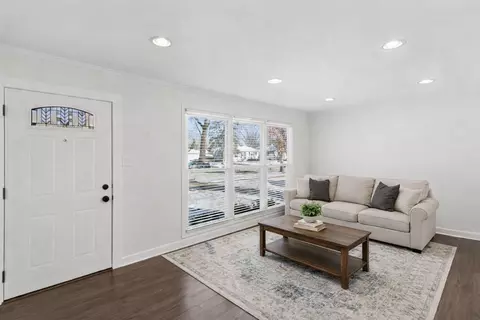 Living - 3605 Oriole Ln, Rolling Meadows, IL 60008 photo 3 of 3