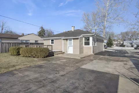 Exterior - 3605 Oriole Ln, Rolling Meadows, IL 60008 photo 7 of 9