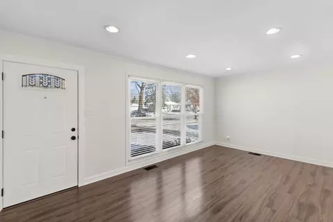 Living - 3605 Oriole Ln, Rolling Meadows, IL 60008 photo 1 of 3