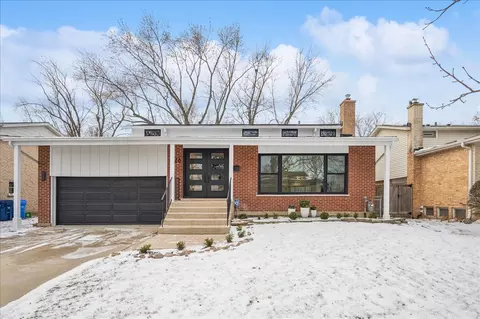 626 Barberry Rd, Highland Park, IL 60035