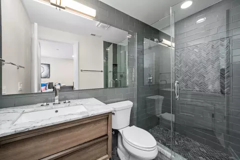 Bath - 330 Brookside Ln, Glencoe, IL 60022 photo 6 of 8