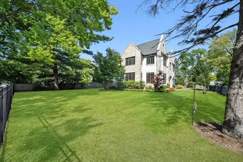 Exterior - 330 Brookside Ln, Glencoe, IL 60022 photo 4 of 4