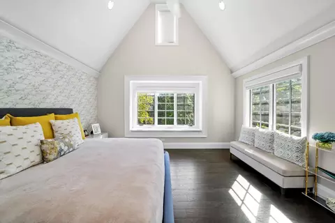 Bedroom - 330 Brookside Ln, Glencoe, IL 60022 photo 1 of 5
